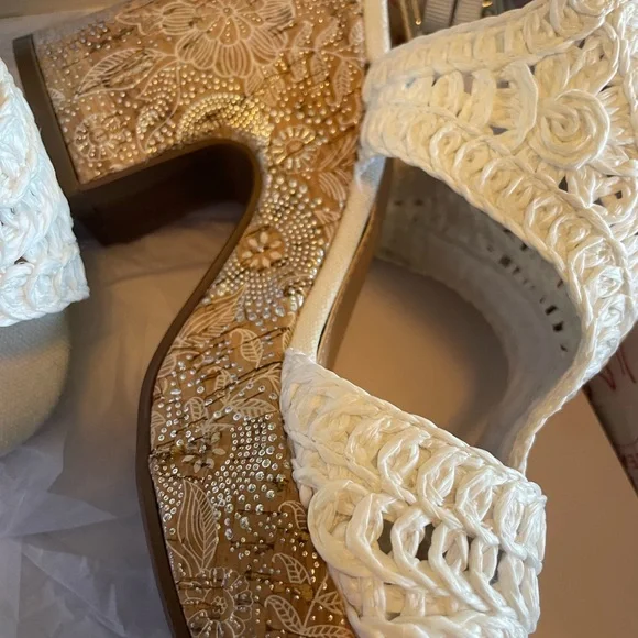 Impo, sz 8, white crochet, platform heeled sandals. - Picture 3 of 5